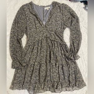 Size Large flowy floral dress!